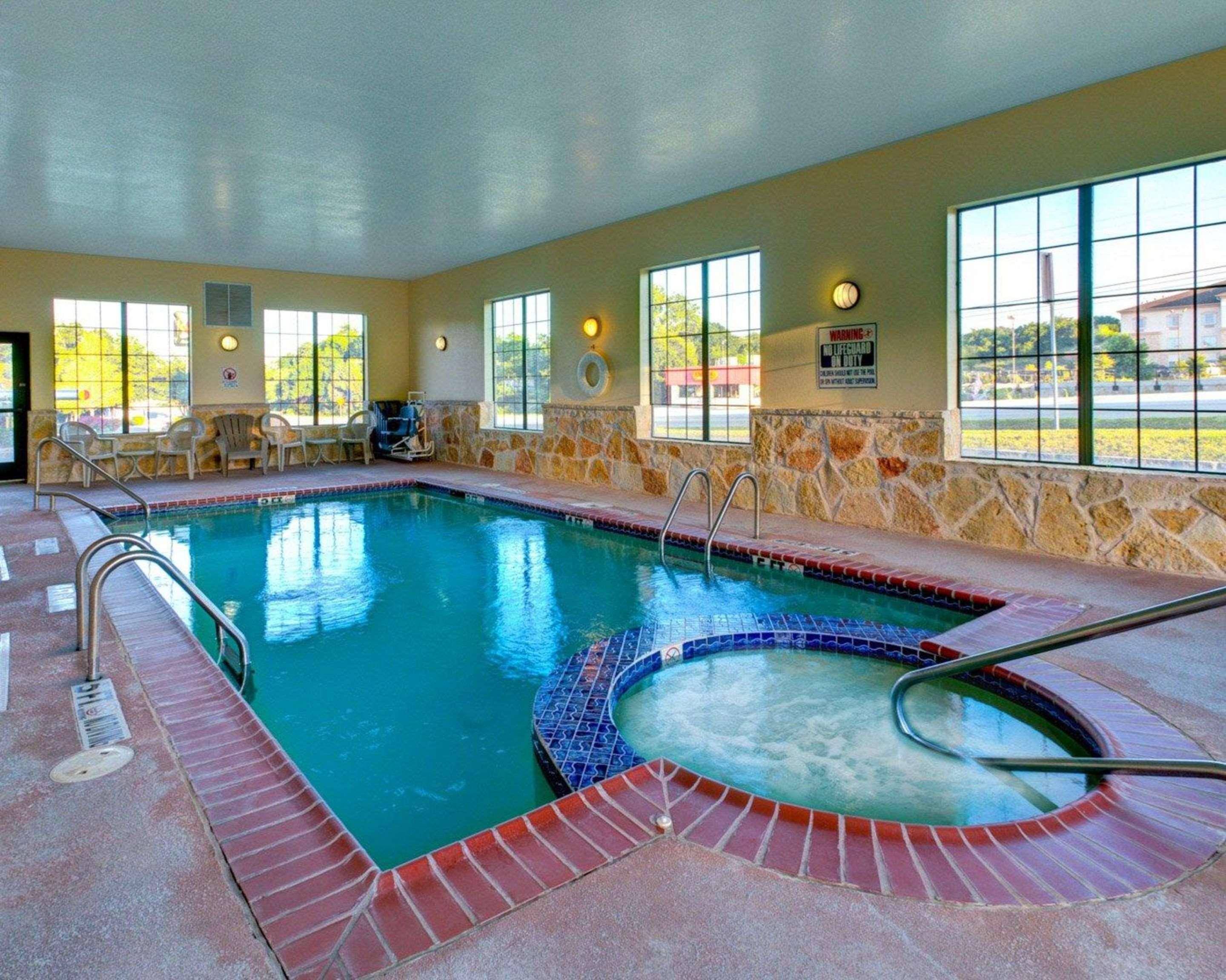 Quality Inn & Suites - Glen Rose Buitenkant foto