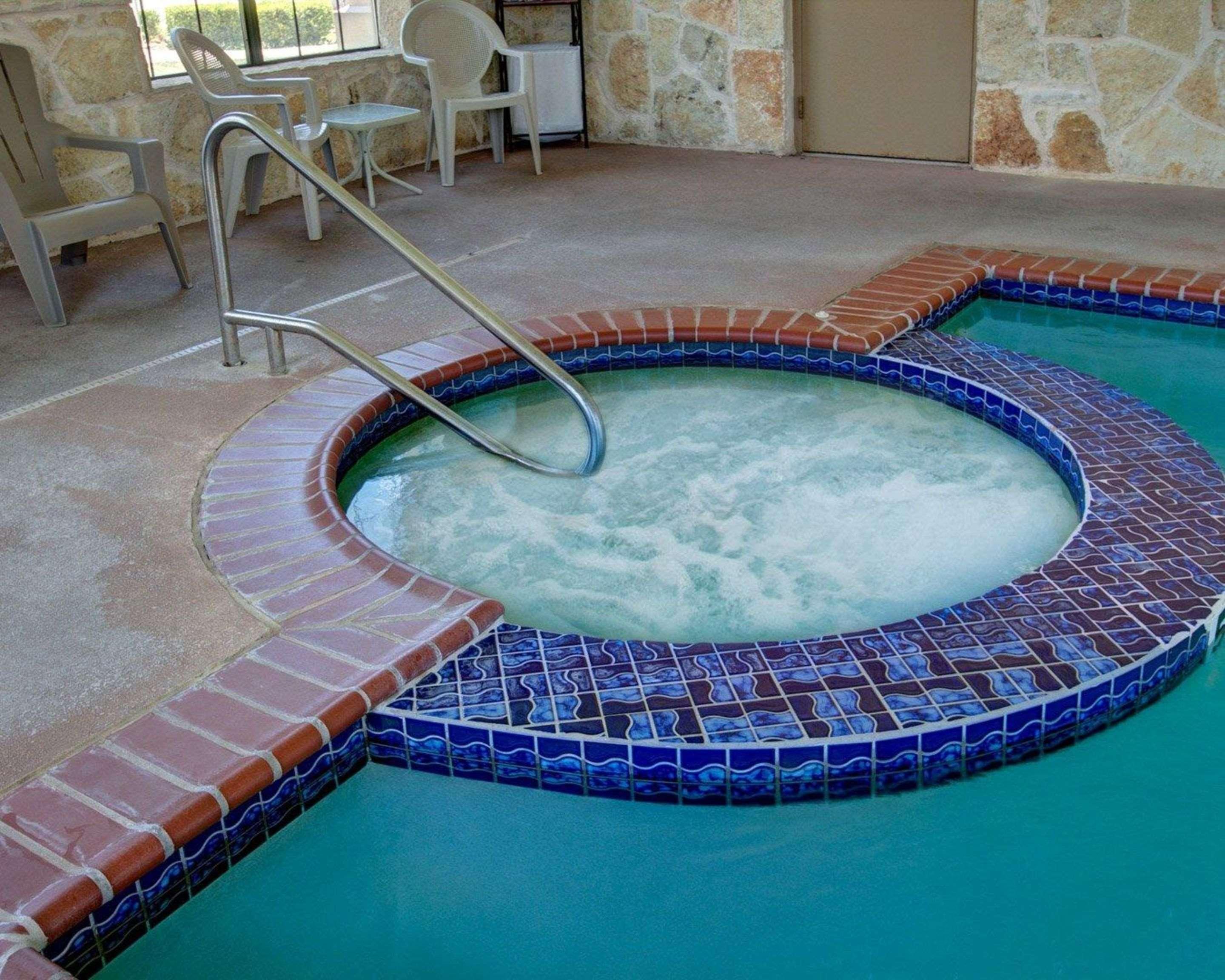 Quality Inn & Suites - Glen Rose Buitenkant foto